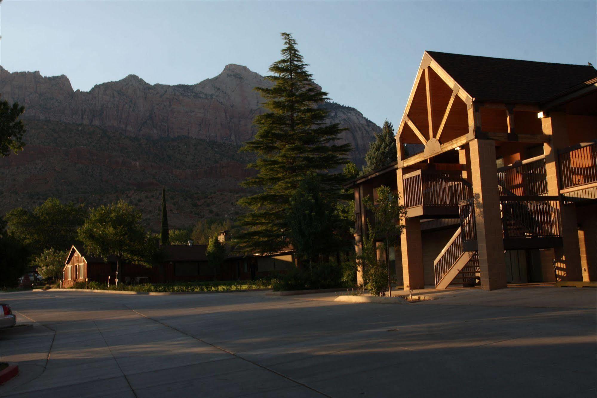 Driftwood Lodge Springdale Ngoại thất bức ảnh