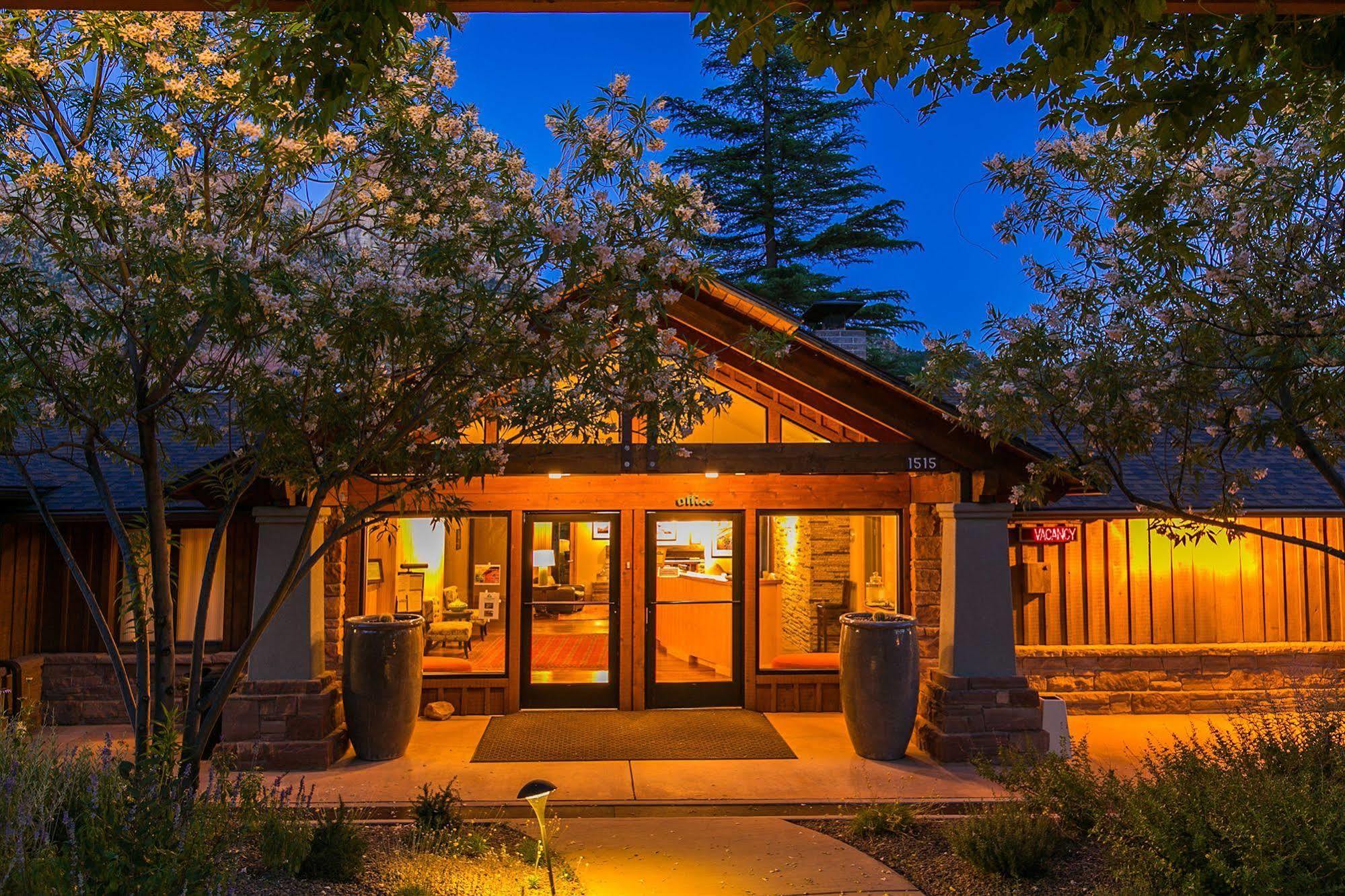 Driftwood Lodge Springdale Ngoại thất bức ảnh